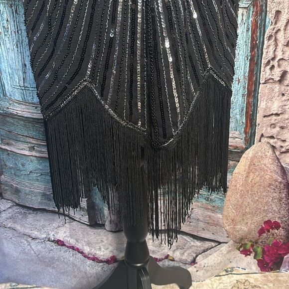 Meet your retro beauty NWT black beaded flapper dress, size XL - Picture 5 of 16
